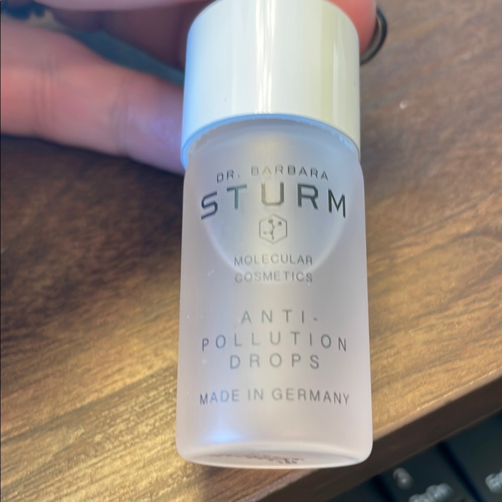 Dr. Barbara Sturm Anti-Pollution Drops